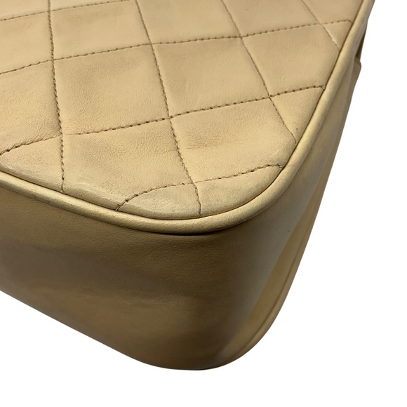 CHANEL VINTAGE BEIGE / GOLD HARDWARE QUILTED LEATHER CHAIN STRAP FLAP BAG - Picture 16 of 16